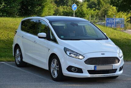 Ford S-Max 160.298 km 14.900 € Bruckmühl 83052