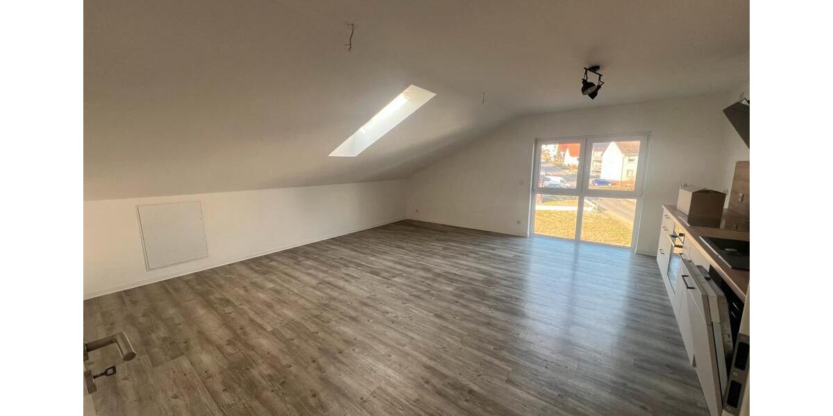 Dachgeschoßwohnung Felsberg - 2 Zimmer, 96 m&sup2;, 960&euro; | Angebot:25419174