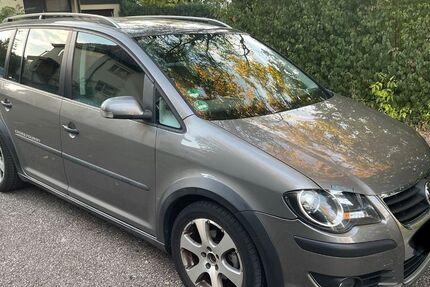 VW Touran 181.115 km 2.999 &euro; Stuttgart 70499