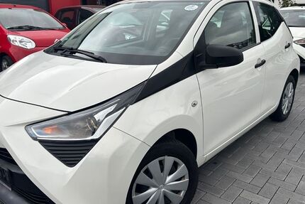 Toyota Aygo (X) 89.184 km 7.490 &euro; FRANKFURT AM MAIN 60488