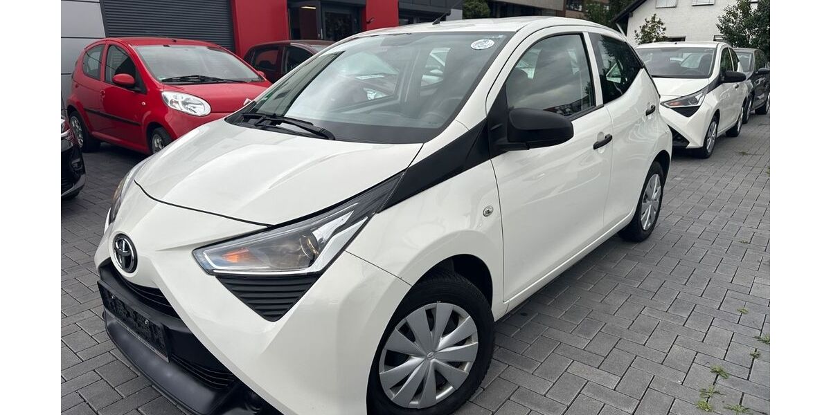 Toyota Aygo (X) 89.184 km 7.490 &euro; FRANKFURT AM MAIN 60488