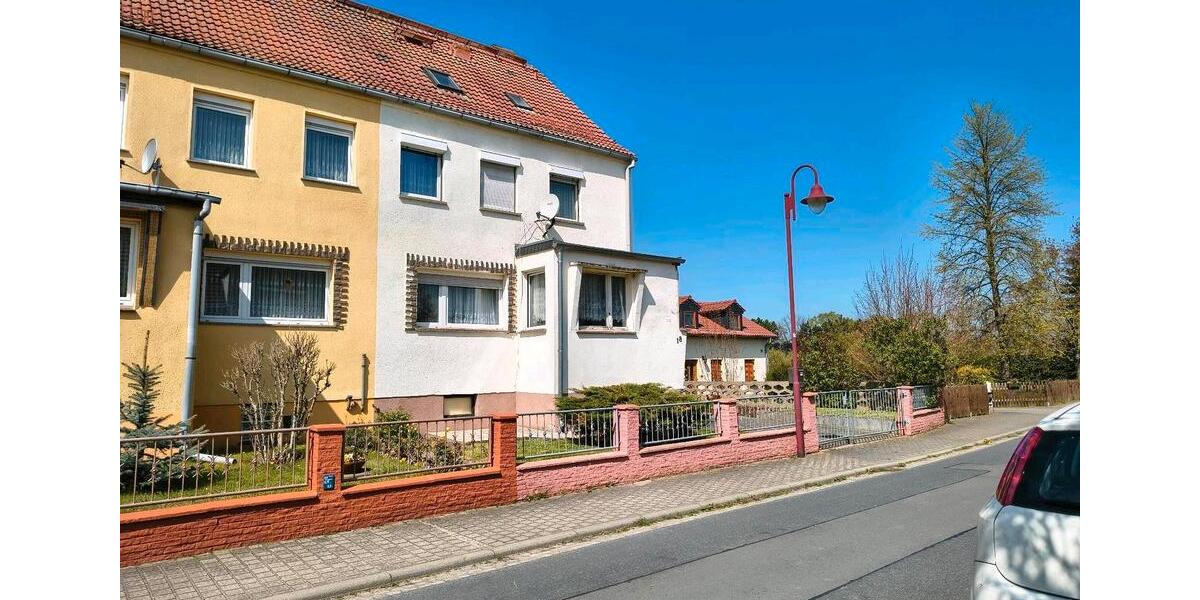 Doppelhaushälfte Gröditz - 7 Zimmer, 160 m&sup2;, 66.000&euro; | Angebot:26320787