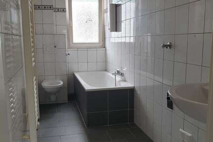 Wohnung Duisburg Wanheimerort - 3 Zimmer, 86 m&sup2;, 690&euro; | Angebot:26833111