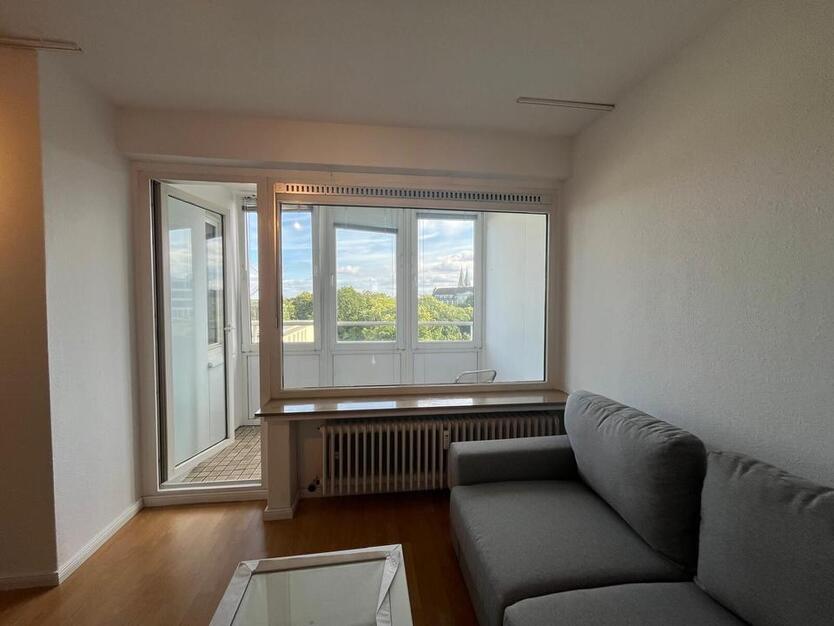 Altstadt | Blick über Bremen! Gepflegte, möblierte Wohnung in zentraler Lage bietet neues Zuhause!