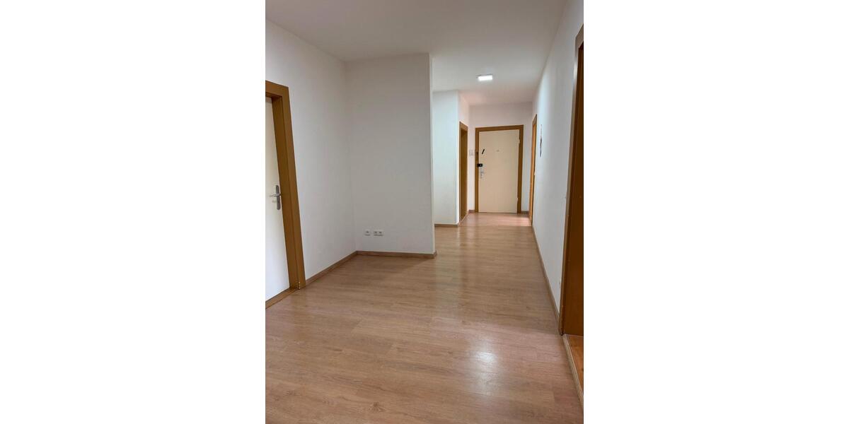 Etagenwohnung Cham - 4 Zimmer, 100 m&sup2;, 640&euro; | Angebot:26416865