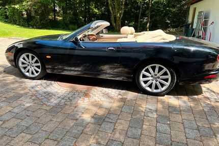 Jaguar XK8