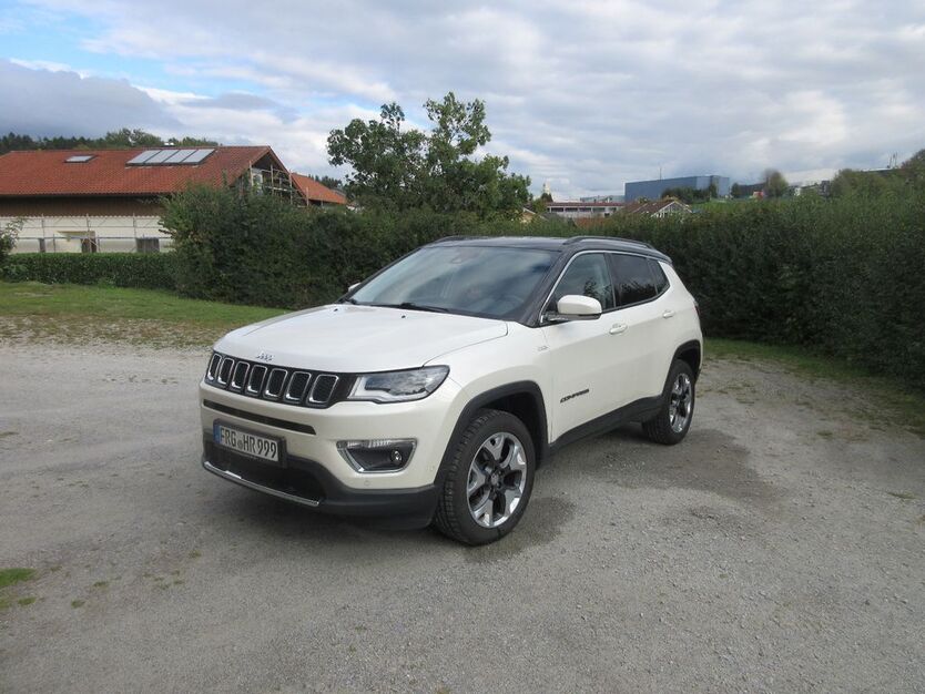 Jeep Compass 74.000 km 20.900 € Regen 94209
