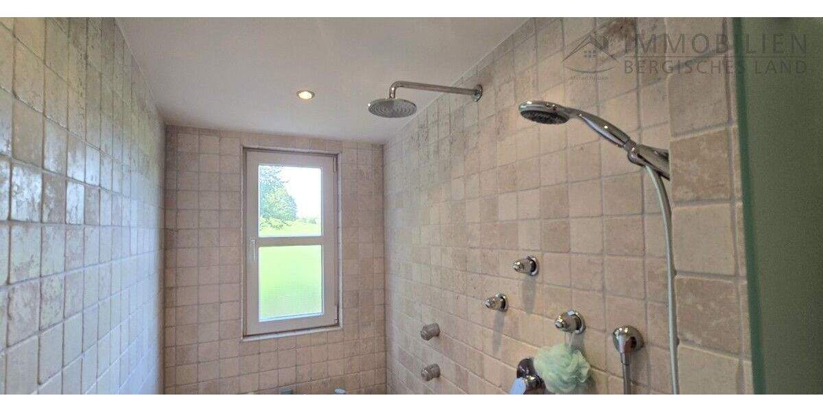 Einfamilienhaus Hückeswagen Kobeshofen - 6 Zimmer, 220 m&sup2;, 569.000&euro; | Angebot:23241797