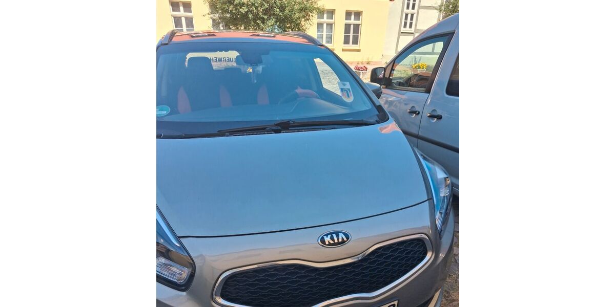 Kia Carens 13.400 km 10.500 &euro; Wolmirstedt 39326