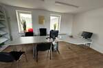 Vielseitige Gewerbeimmobilie in zentrale Lage von Zwickau: 210 m² Büro- Lager- Werkstattfläche 7 zimmer