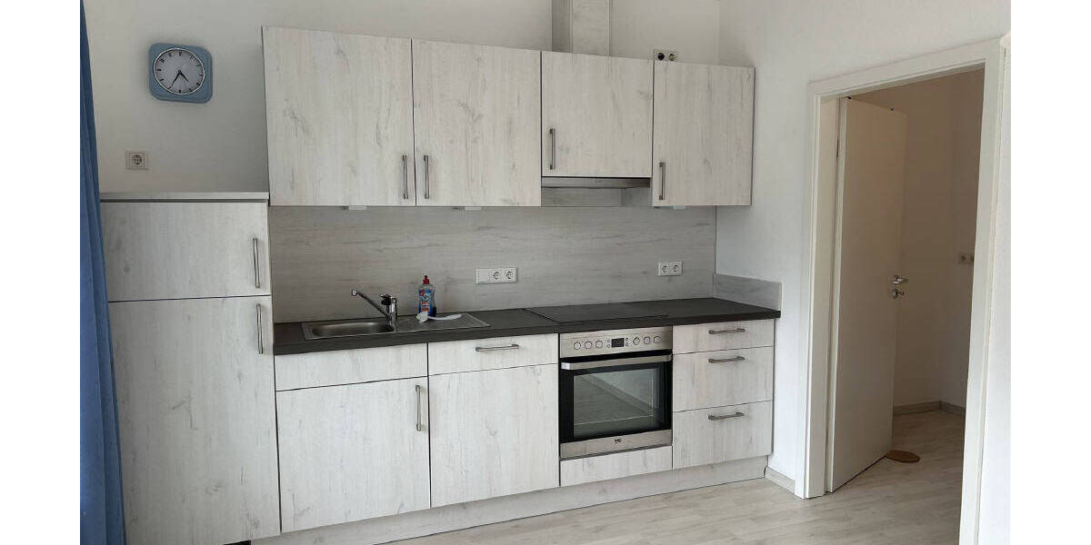 Keine Käuferprovision ! Helle Erdgeschosswohnung mit überdachtem Eingang, Terrasse und Stellplatz 2 zimmer