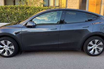 Tesla Model Y 71.601 km 34.900 &euro; München, Landeshauptstadt 80997