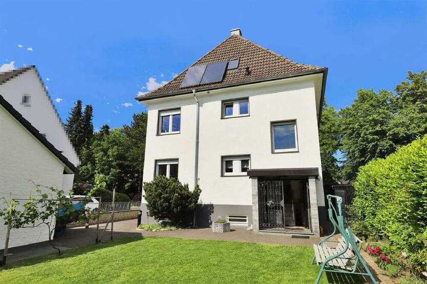 Haus zum Kaufen in Lage 470.000 € 196 m²