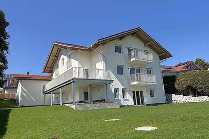 Haus zum Mieten in Berg 5.900 € 310 m²