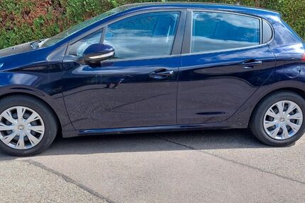 Peugeot 208 64.000 km 7.350 &euro; Mössingen 72116