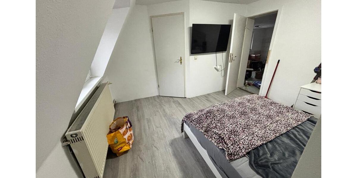Dachgeschoßwohnung Schwarzburg - 3 Zimmer, 49 m&sup2;, 220&euro; | Angebot:25908192