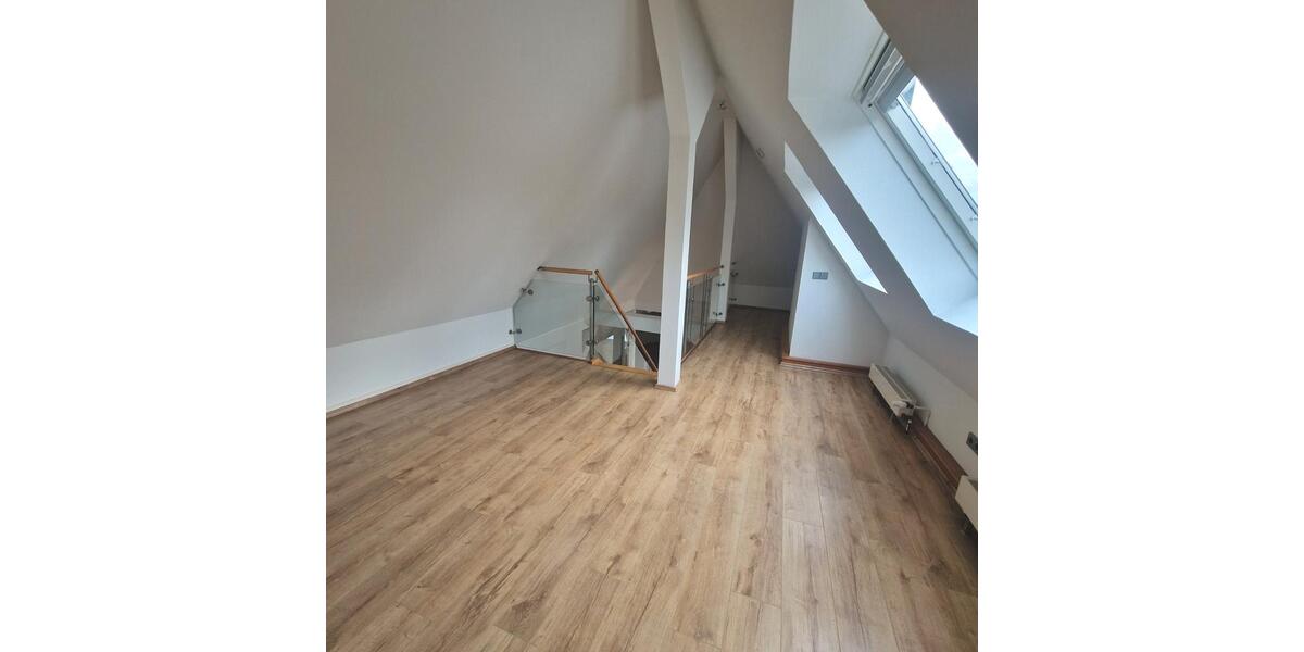 Individueller Schnitt - frisch renoviert - Wohnen in einer schönen Villa in Radebeul-Mitte 4 zimmer