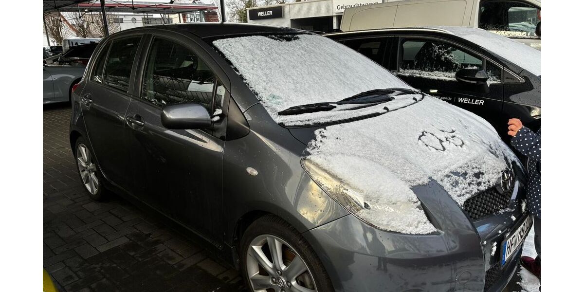 Toyota Yaris 200.000 km 4.200 &euro; Herford 32052