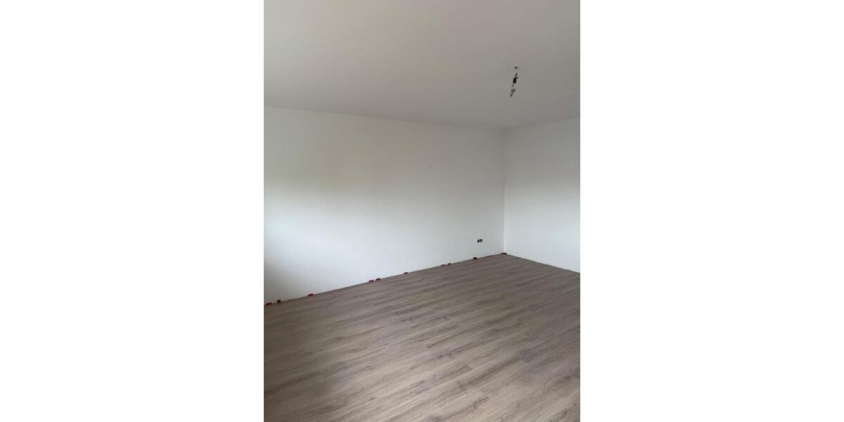 Erdgeschoßwohnung Bad Wildungen - 4 Zimmer, 120 m&sup2;, 210.000&euro; | Angebot:25877183