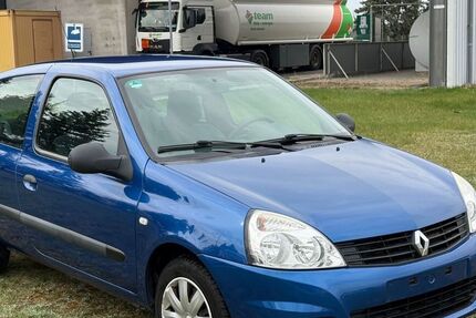 Renault Clio 130.000 km 2.490 &euro; Ziesar 14793