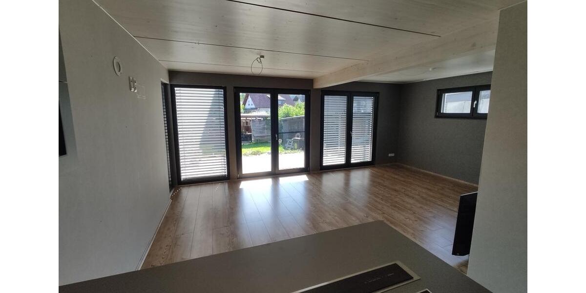 Erdgeschoßwohnung Herborn - 3 Zimmer, 100 m&sup2;, 1.050&euro; | Angebot:26262304