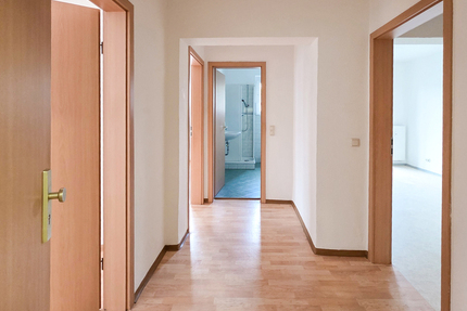 2 Raum DG-Wohnung mit Balkon und Blick ins Grüne. Bad mit Wanne! In Weida! - Wohnung Weida Liebsdorf | Angebot:26347862