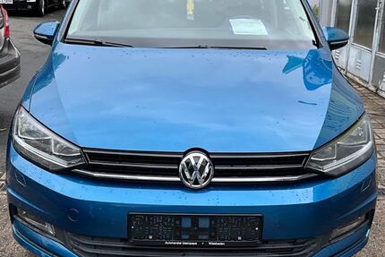 VW Touran 152.000 km 9.990 &euro; Wiesbaden 65199