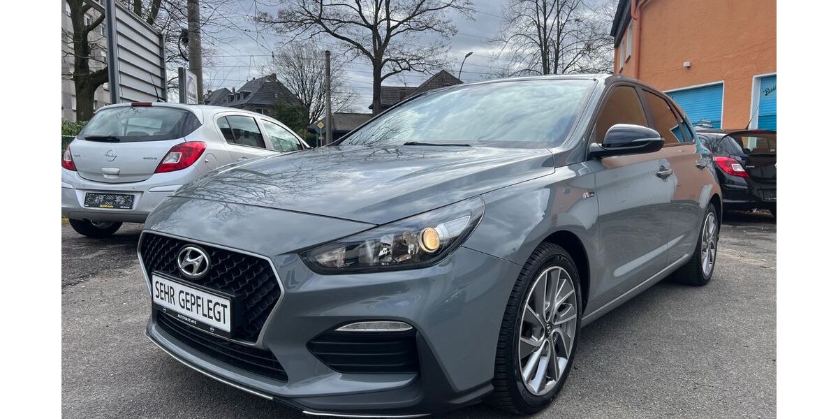 Hyundai i30 69.000 km 12.999 &euro; Essen 45357