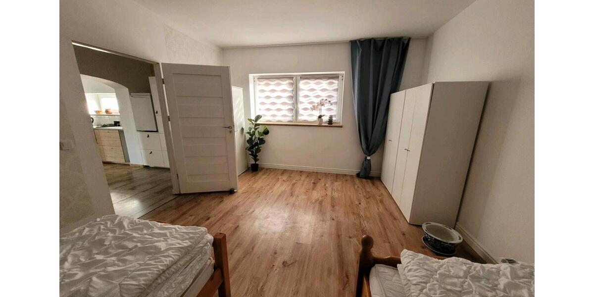 Wohnheinheit im Haus... WG, Familien und Handwerker 4 zimmer