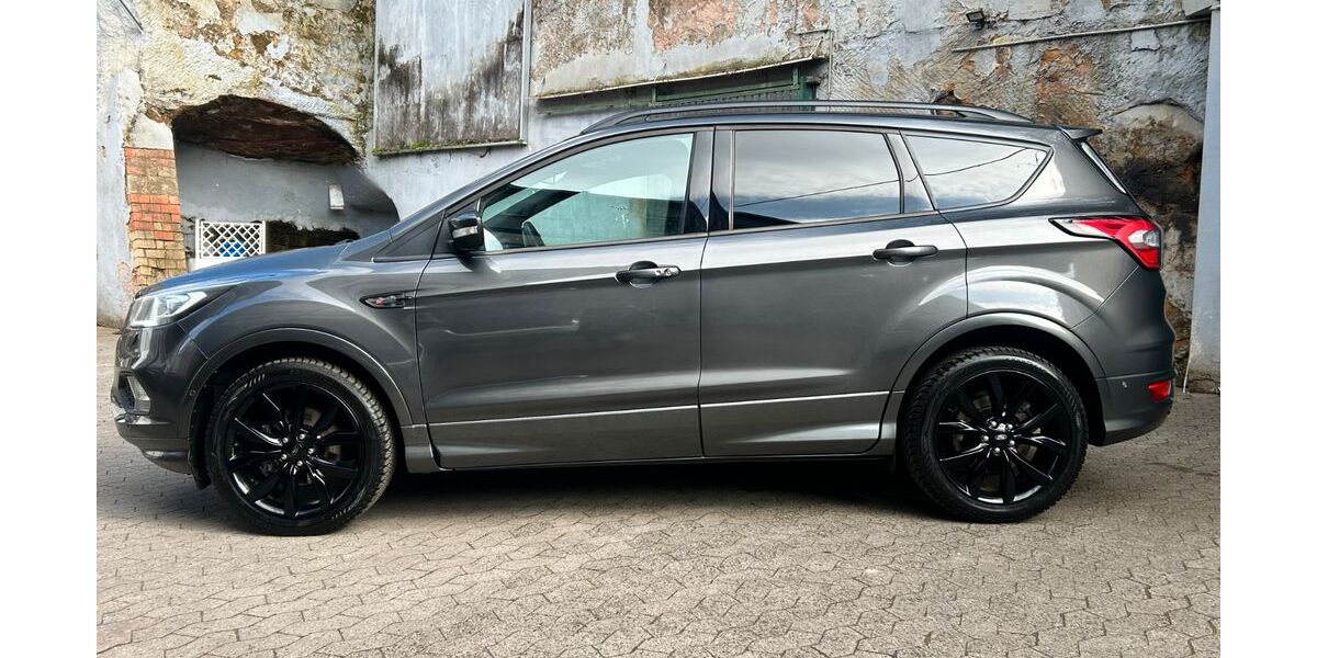Ford Kuga 90.000 km 13.600 &euro; Saarbrücken 66117