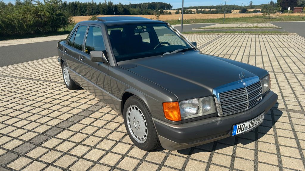 Mercedes-Benz 190 234.164 km 12.999 &euro; Leupoldsgrün 95191