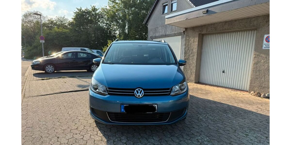 VW Touran 214.000 km 6.400 &euro; detmold 32756