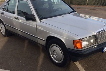 Mercedes-Benz 190 102.000 km 10.900 € Köln 51069