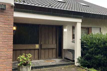 Haus zum Kaufen in Sindelfingen 859.000 € 185 m² 5.5 zimmer