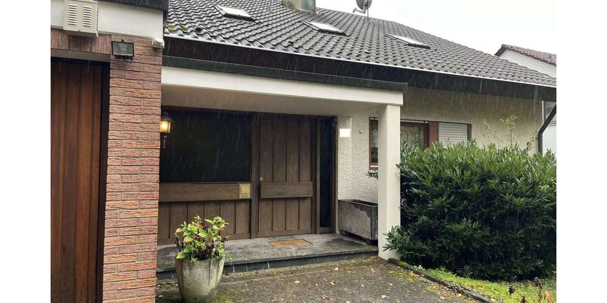 Haus zum Kaufen in Sindelfingen 859.000 € 185 m² 5.5 zimmer