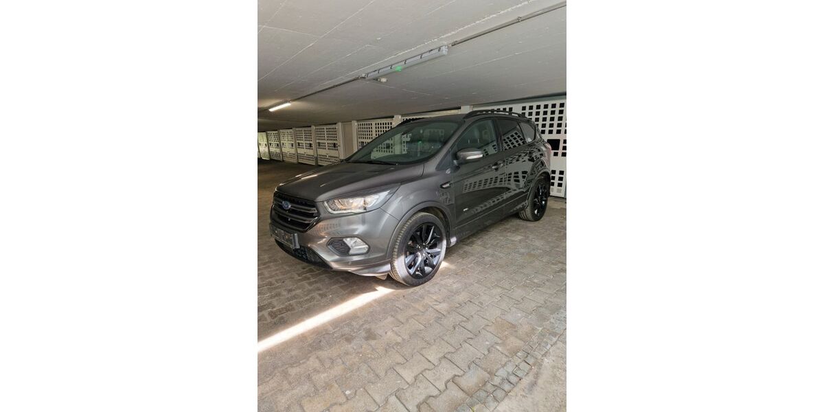 Ford Kuga 74.000 km 15.650 &euro; Böblingen 71032