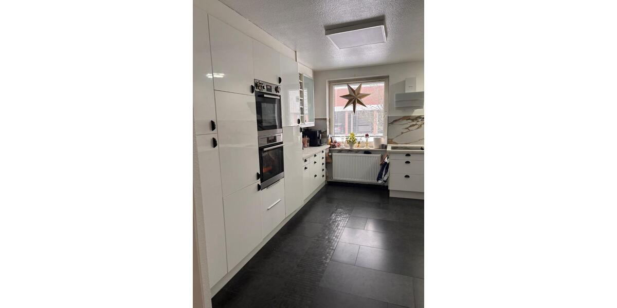 Einfamilienhaus Harrislee - 8 Zimmer, 300 m&sup2;, 4.500&euro; | Angebot:25342145