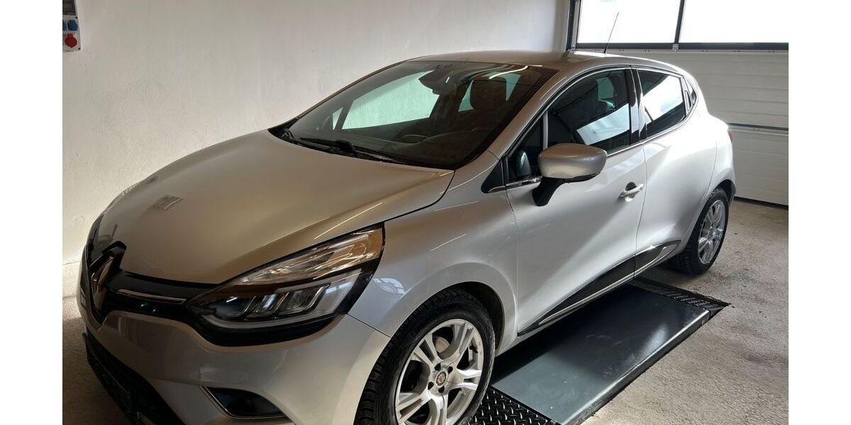Renault Clio 37.521 km 10.900 &euro; Püchersreuth 92715