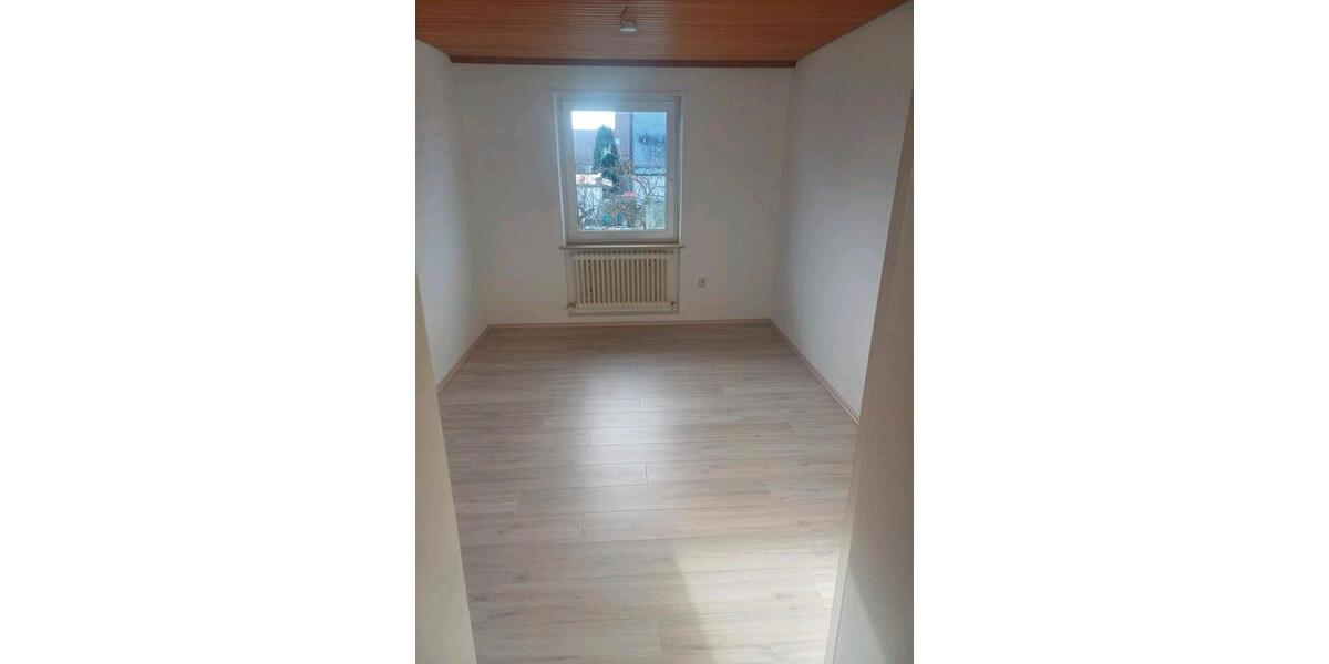 Etagenwohnung Wehringen - 3 Zimmer, 72 m&sup2;, 720&euro; | Angebot:24649715
