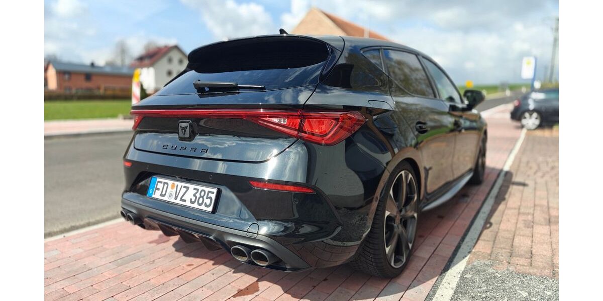 Cupra Leon 33.100 km 29.999 &euro; Eiterfeld 36132