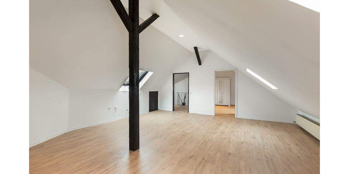 Mehrfamilienhaus, Wohnhaus Bergisch Gladbach Heidkamp - 7 Zimmer, 173 m&sup2;, 830.000&euro; | Angebot:24322206