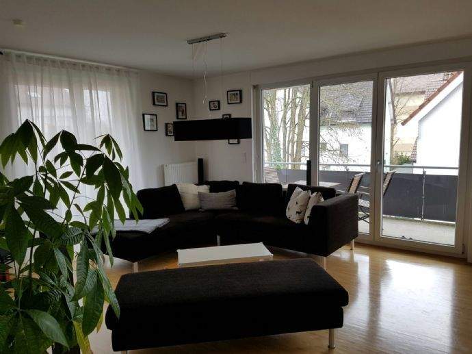 Etagenwohnung Villingen-Schwenningen Schwenningen - 3 Zimmer, 90 m&sup2;, 960&euro; | Angebot:26318670