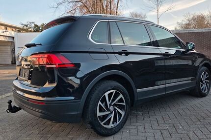 VW Tiguan 50.000 km 22.450 &euro; Salzkotten 33154