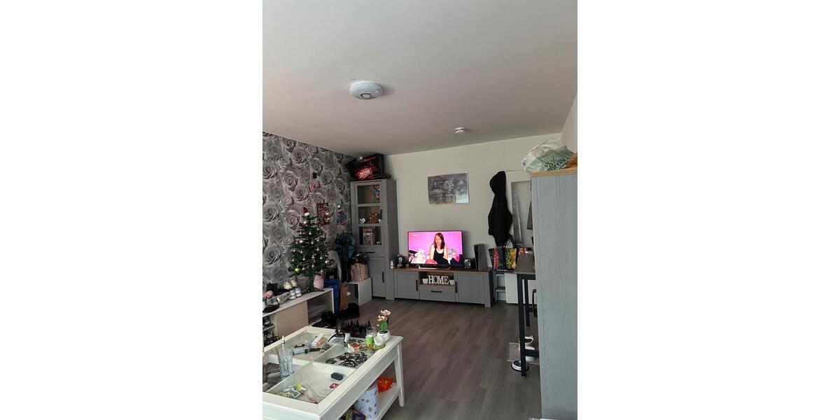 2 Zimmer Wohnung mit kleiner EBK 2 zimmer