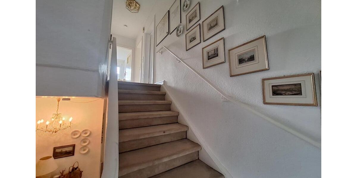 Einfamilienhaus Helmstedt - 10 Zimmer, 221 m&sup2;, 350.000&euro; | Angebot:27084827
