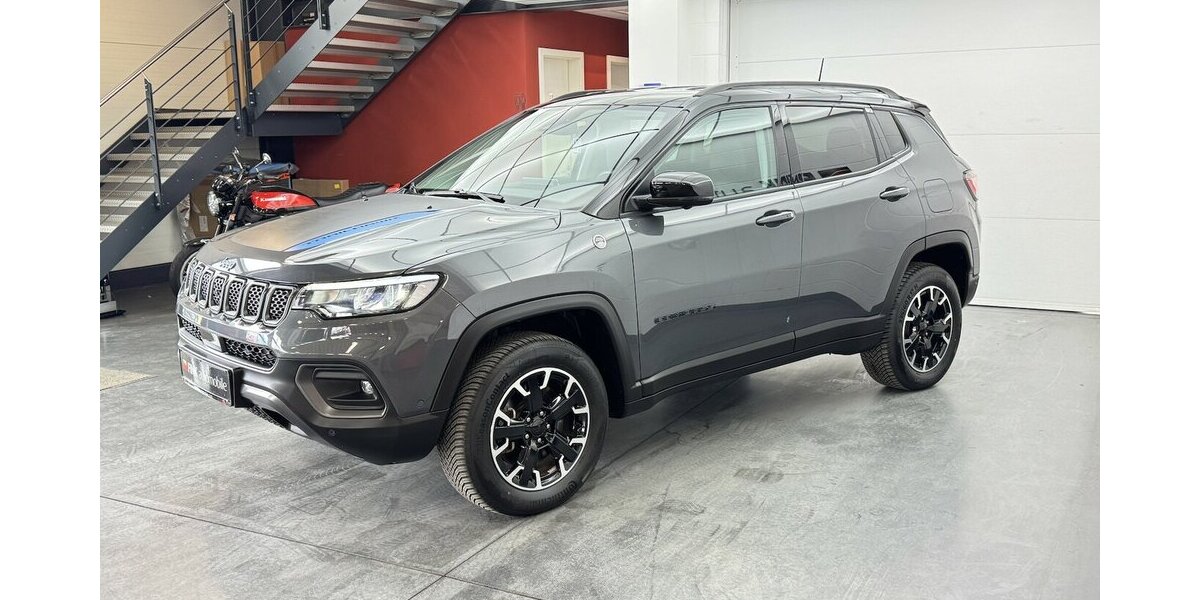 Jeep Compass Trailhawk Plug-In Hybrid 4WD 1.Hand LED 27.100 km 24.390 &euro; Lich 35423