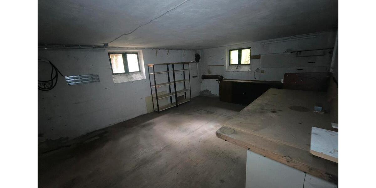 Einfamilienhaus Waldsassen - 6 Zimmer, 180.000&euro; | Angebot:21813445
