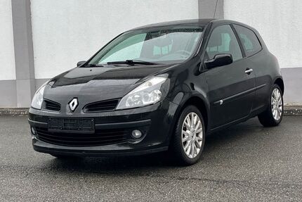 Renault Clio 98.000 km 2.490 &euro; Geesthacht 21502