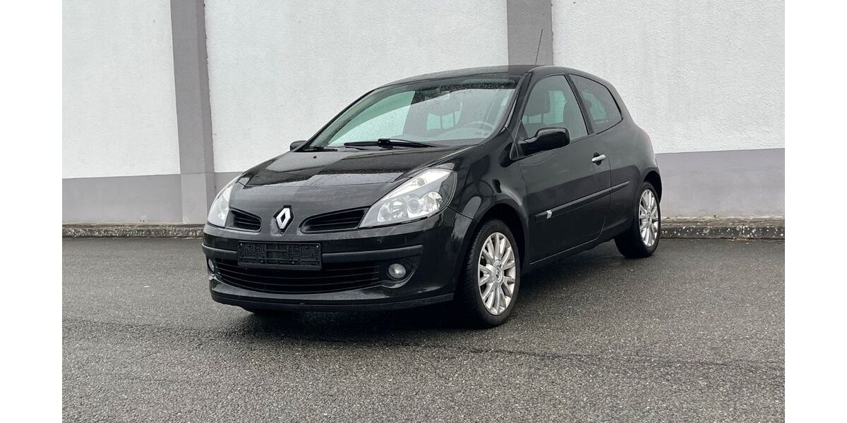 Renault Clio 98.000 km 2.490 &euro; Geesthacht 21502