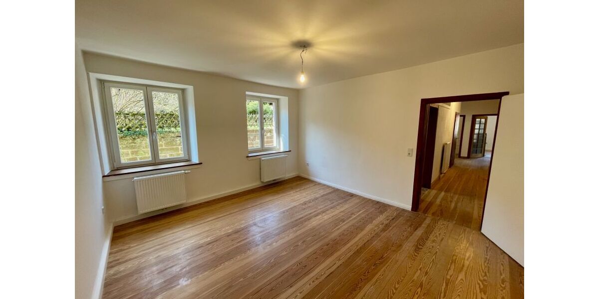 Provisionsfrei* Wunderschöne, komplett renovierte 140qm Altbauwohnung nahe Neustadt mit Garten - 5- Frankeneck bei Neustadt | Angebot:25908495